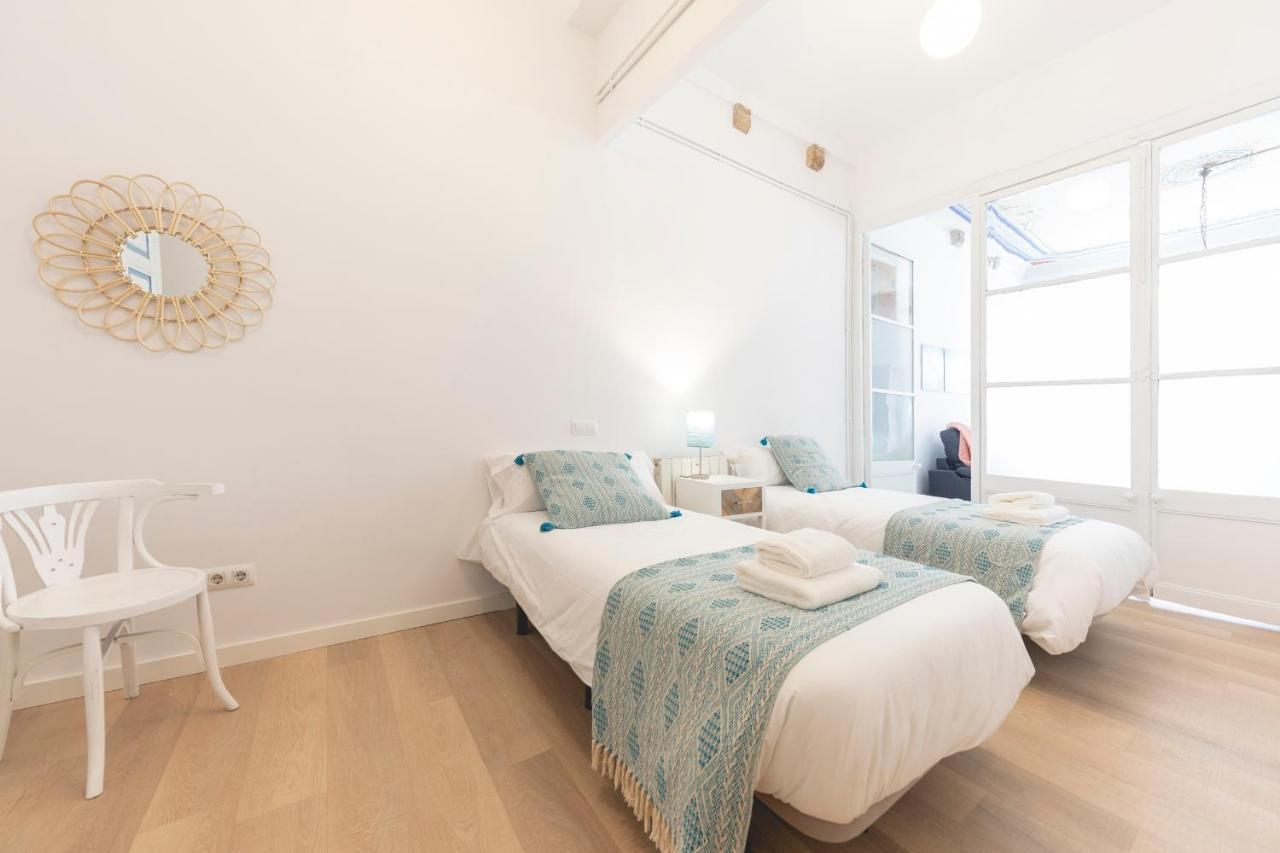 Bravissimo Placa Del Vi, Authentic Historic Apartment Girona Bagian luar foto