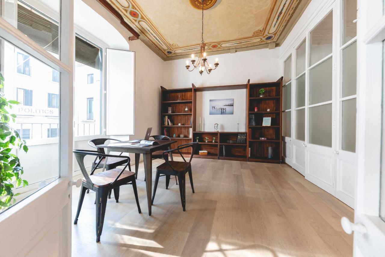 Bravissimo Placa Del Vi, Authentic Historic Apartment Girona Bagian luar foto