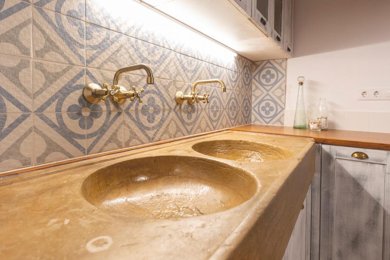 Bravissimo Placa Del Vi, Authentic Historic Apartment Girona Bagian luar foto